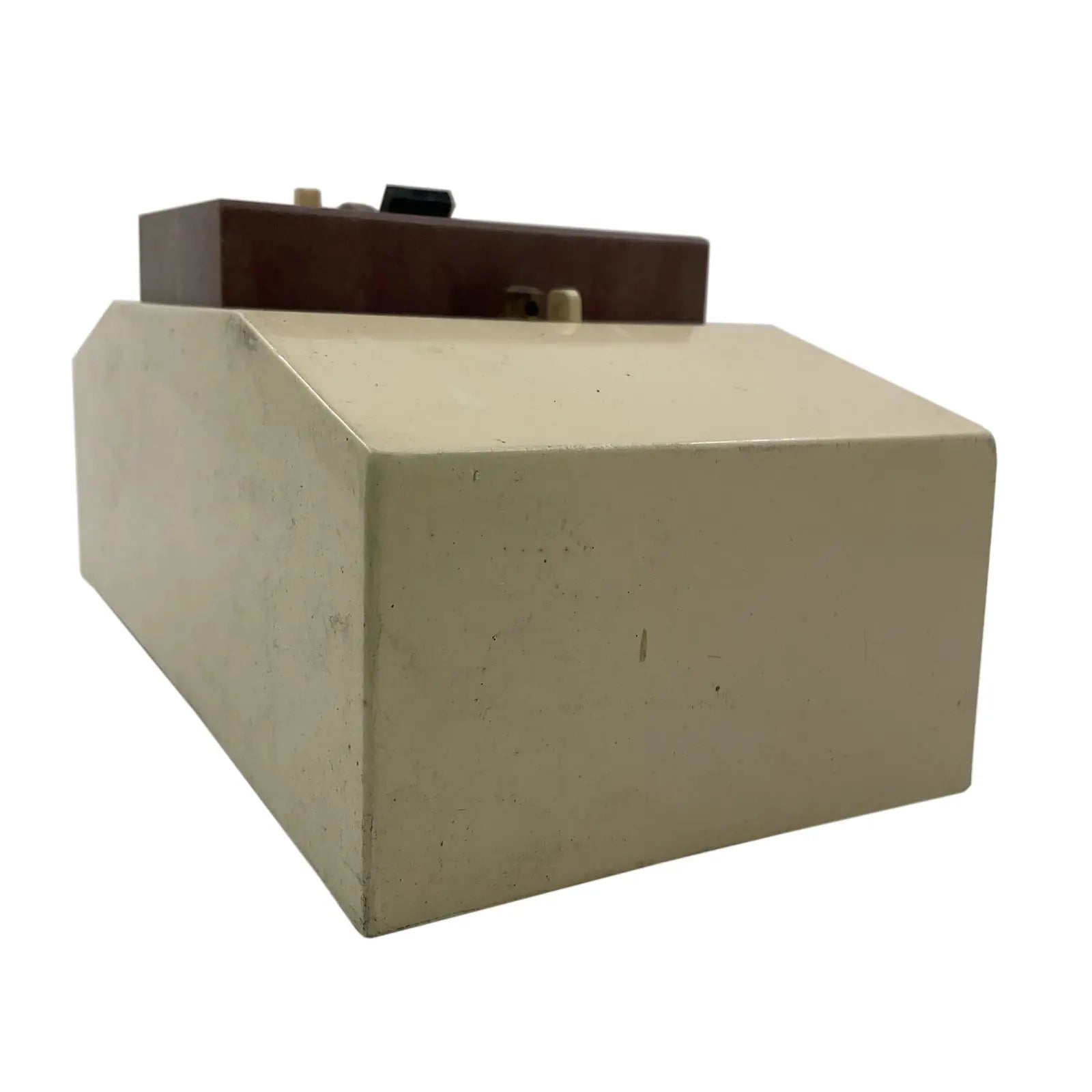 Clipsal-4EL40-4-30-C_182b7610-af32-4863-ae03-5cfc82c37078-Industrial-Electrical-Warehouse-Shop-Now