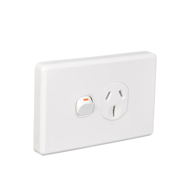 Clipsal C2000 Series Single Switch Socket Outlet 250V 15A White C2015/15WE