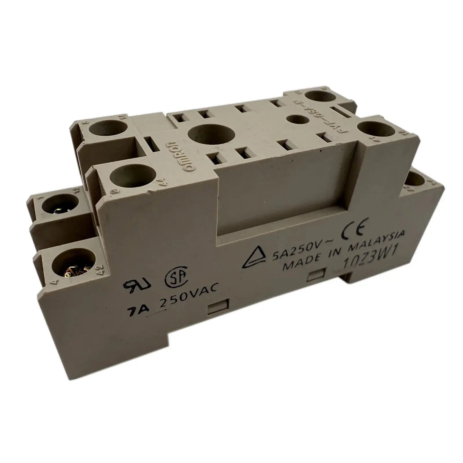 Omron Relay Socket 7A 250VAC PYF-08A-N for Secure Connections