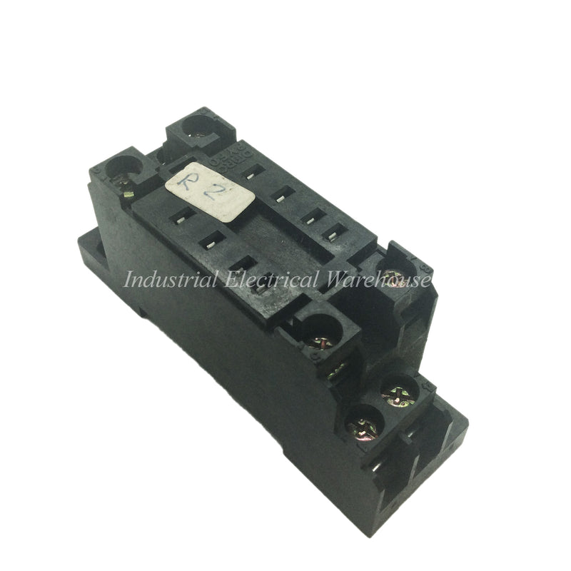 Omron Relay Socket 7A 250Vac 8 Blade Socket PYF08A-E