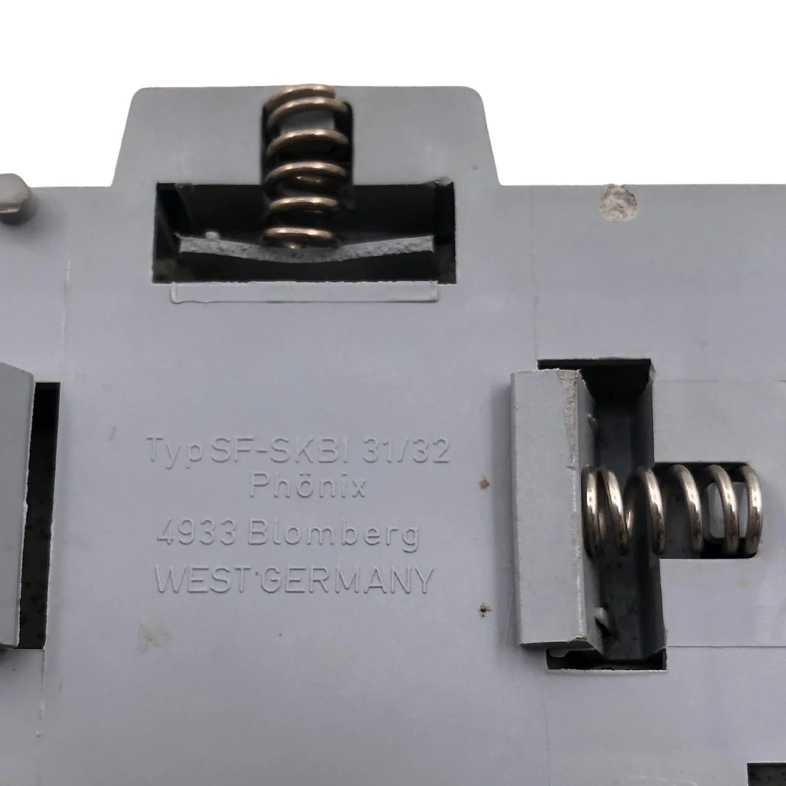 Phoenix Contact Rail-Mounted Dual Power Outlet 125VAC 15A EM-DUO 120/15 5600461