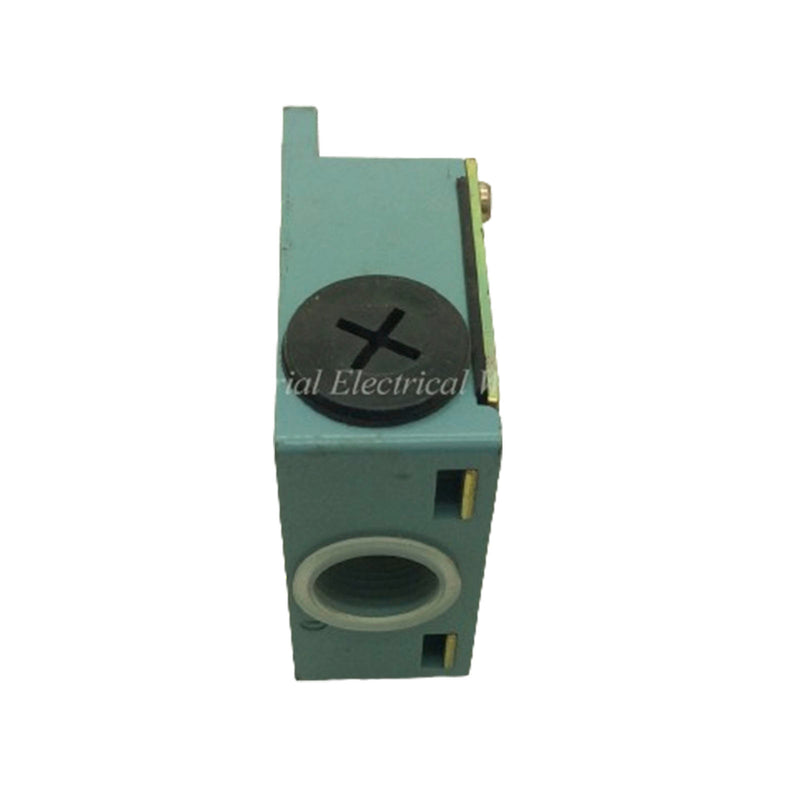 Schneider Electric / Telemecanique Sensors OsiSense XC Series Limit Switch NO/NC IP66 ZCK-M1H29